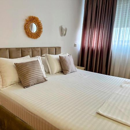 Madalin Seaside Apartment Vlorë Εξωτερικό φωτογραφία